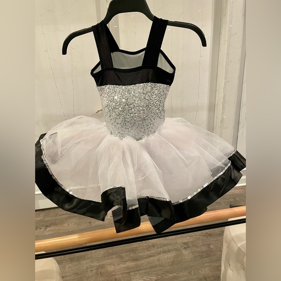 Dance Costume - Picture 3 of 4